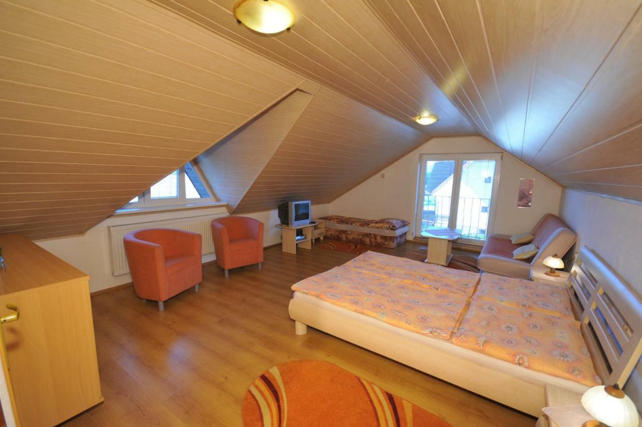 Penzion Drevenik Hotel สปิซเค ปอดราดิเย ภายนอก รูปภาพ
